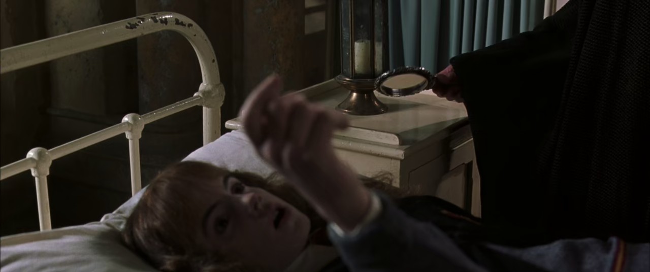 Harry Potter and the Chamber of Secrets (2002) Hindi + English 720p 10bit HEVC HE-AAC 5.1 ESub.mkv.0004